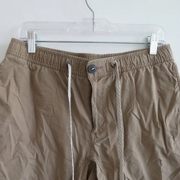 VUORI Ripstop DuraTerra™ Shorts in Khaki Tan Travel Outdoor Sport - Size M - Picture 3 of 13